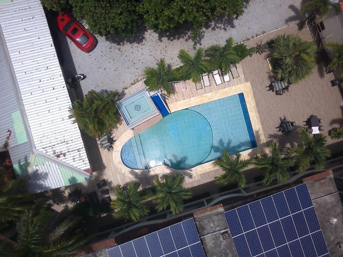 Hotel Cambri ナグア エクステリア 写真